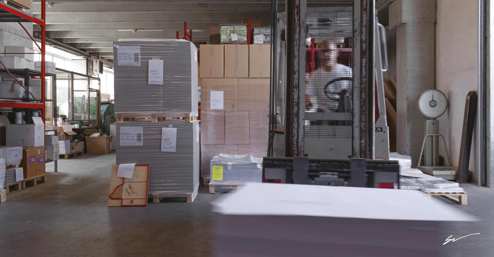 Il nostro reparto di post produzione e confezionamento Il nostro reparto di post produzione e confezionamento