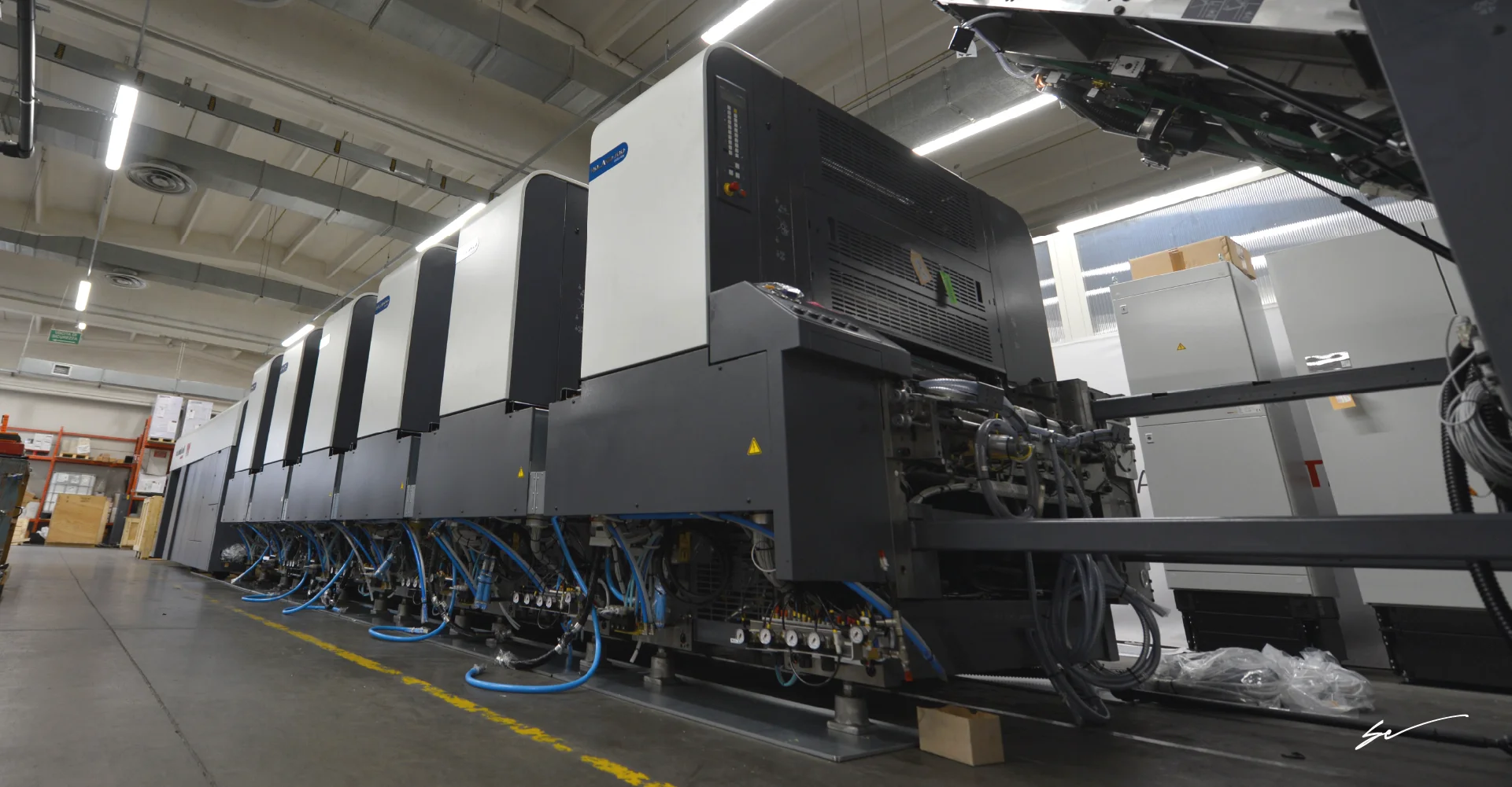 Macchina da stampa offset Roland 700 Macchina da stampa offset Roland 700